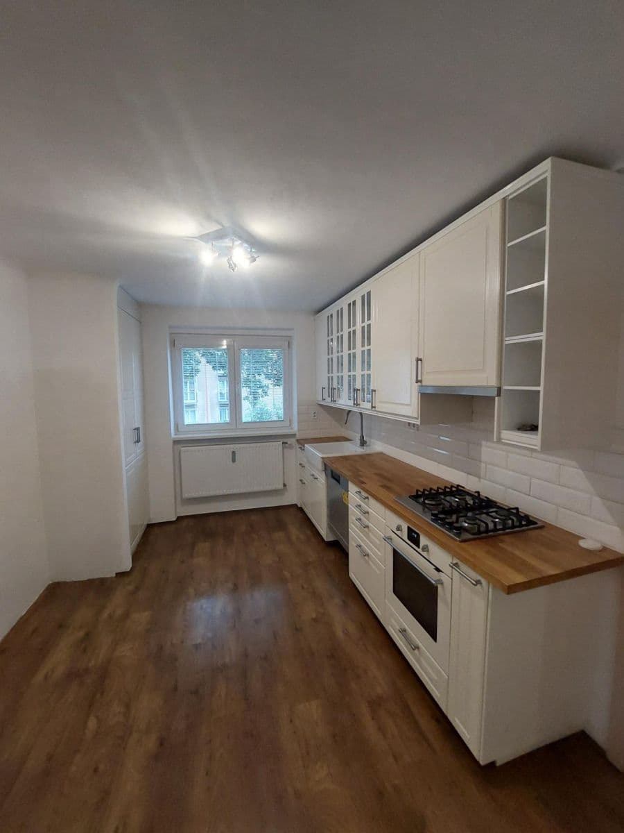 Pronájem bytu 2+kk 50 m², Herbenova, Kladno, Středočeský kraj Pronájem bytu 2+kk 50 m², Herbenova, Kladno, Středočeský kraj