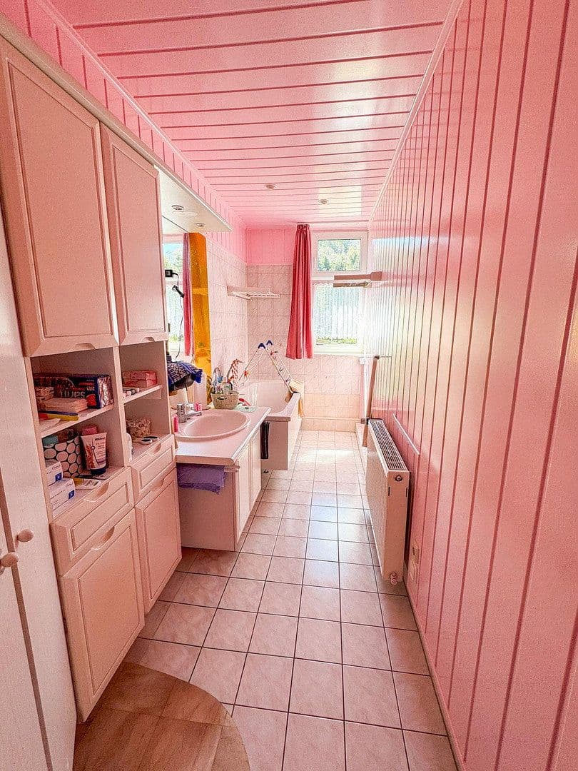 Pronájem bytu 6+1 115 m², Schwarzenberger Str. 75, Aue-Bad Schlema, Sasko Pronájem bytu 6+1 115 m², Schwarzenberger Str. 75, Aue-Bad Schlema, Sasko