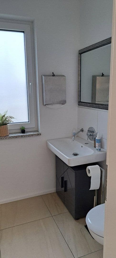 Pronájem kanceláře 130 m², Georg-Huber-Straße 12, Zorneding, Ortsteil Pöring, Bavorsko Pronájem kanceláře 130 m², Georg-Huber-Straße 12, Zorneding, Ortsteil Pöring, Bavorsko