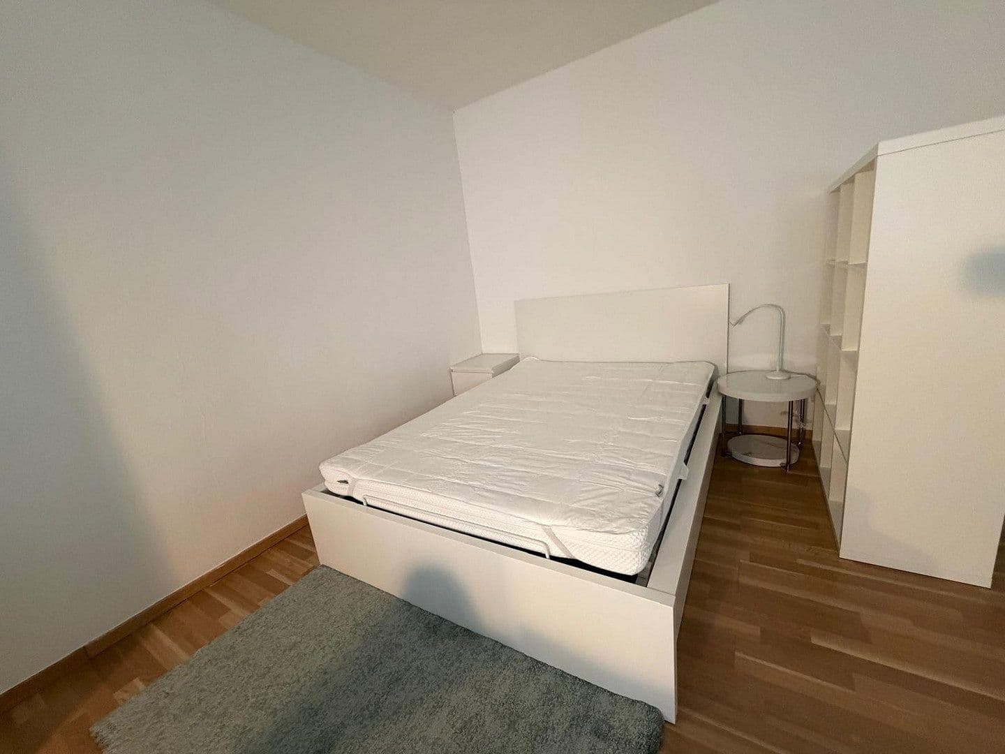 Pronájem bytu 1+1 31 m², Stuttgart, Bádensko-Württembersko Pronájem bytu 1+1 31 m², Stuttgart, Bádensko-Württembersko