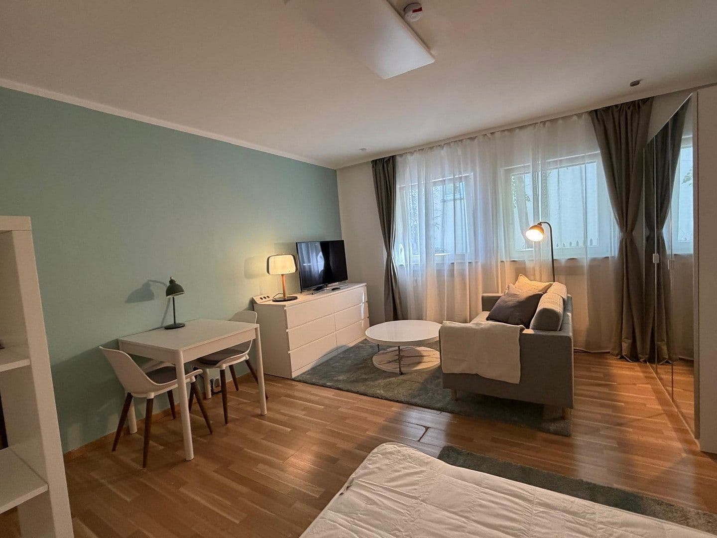 Pronájem bytu 1+1 31 m², Stuttgart, Bádensko-Württembersko Pronájem bytu 1+1 31 m², Stuttgart, Bádensko-Württembersko