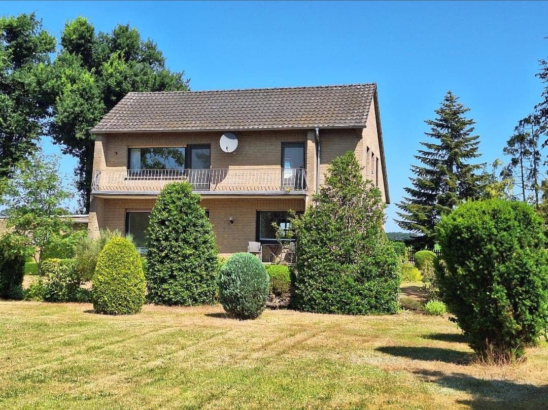 Prodej domu 204 m², pozemek 3.250 m², Diepholz, Dolní Sasko Prodej domu 204 m², pozemek 3.250 m², Diepholz, Dolní Sasko