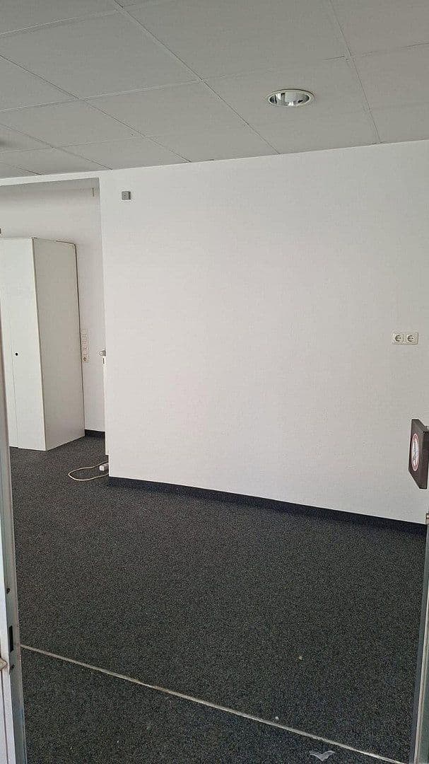 Pronájem nebytového prostoru 44 m², Bahnhofstr., Mörfelden-Walldorf, Hessen Pronájem nebytového prostoru 44 m², Bahnhofstr., Mörfelden-Walldorf, Hessen