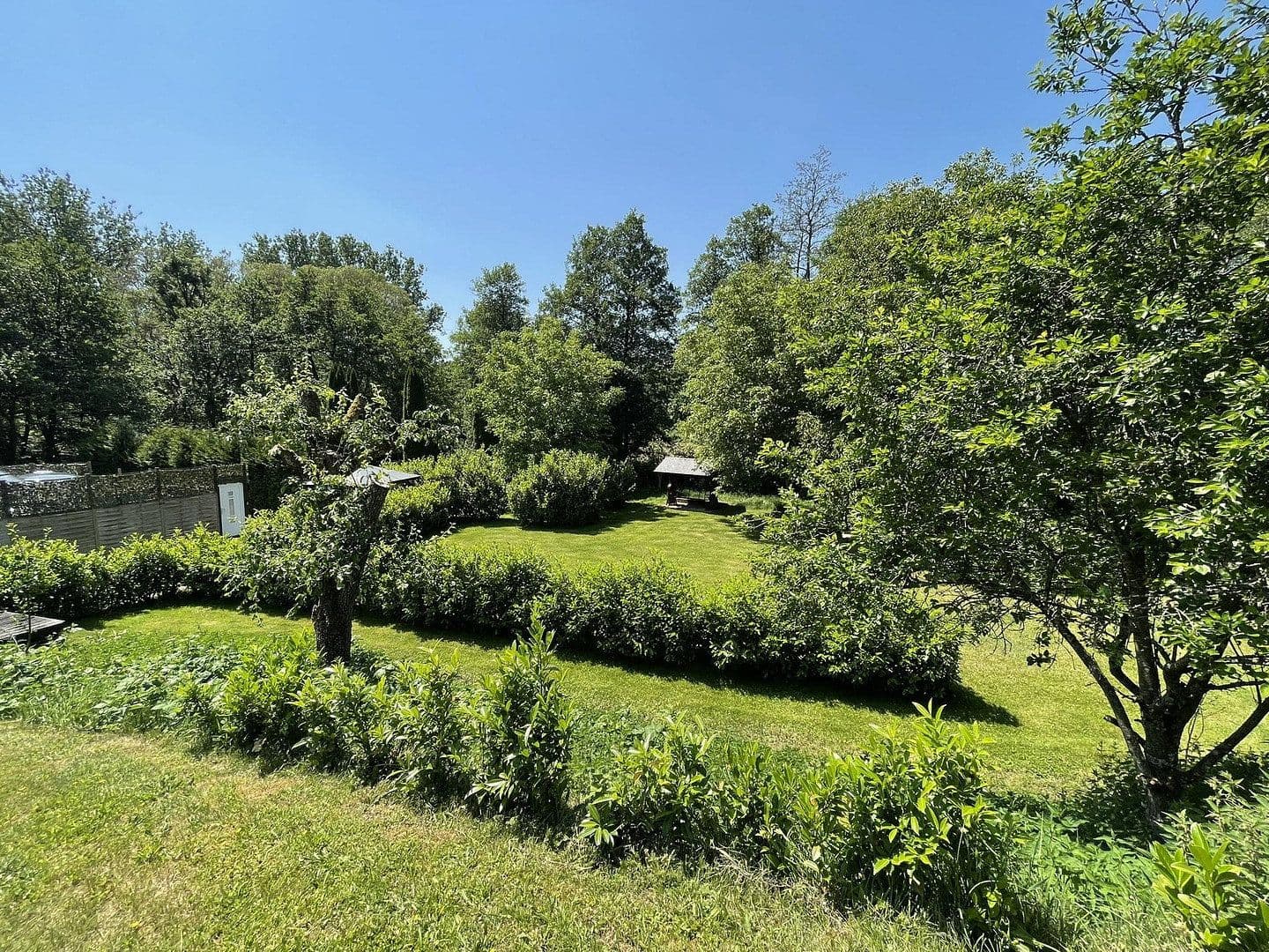 Prodej domu 160 m², pozemek 7.296 m², Gerolstein, Porýní-Falc Prodej domu 160 m², pozemek 7.296 m², Gerolstein, Porýní-Falc