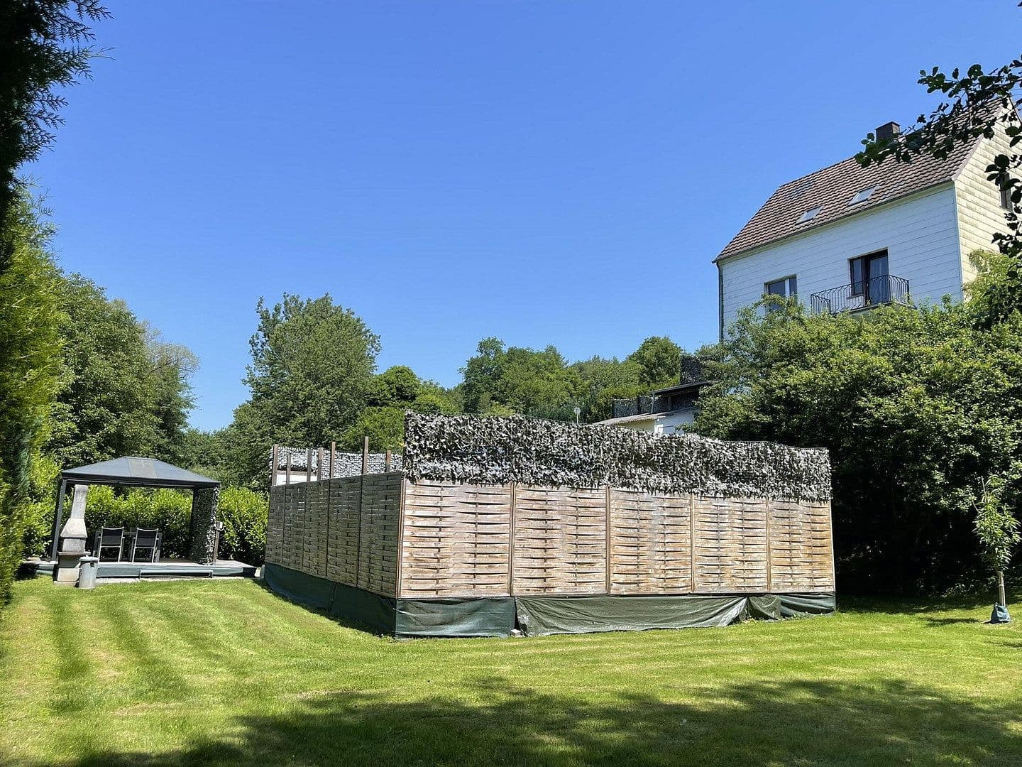 Prodej domu 160 m², pozemek 7.296 m², Gerolstein, Porýní-Falc Prodej domu 160 m², pozemek 7.296 m², Gerolstein, Porýní-Falc