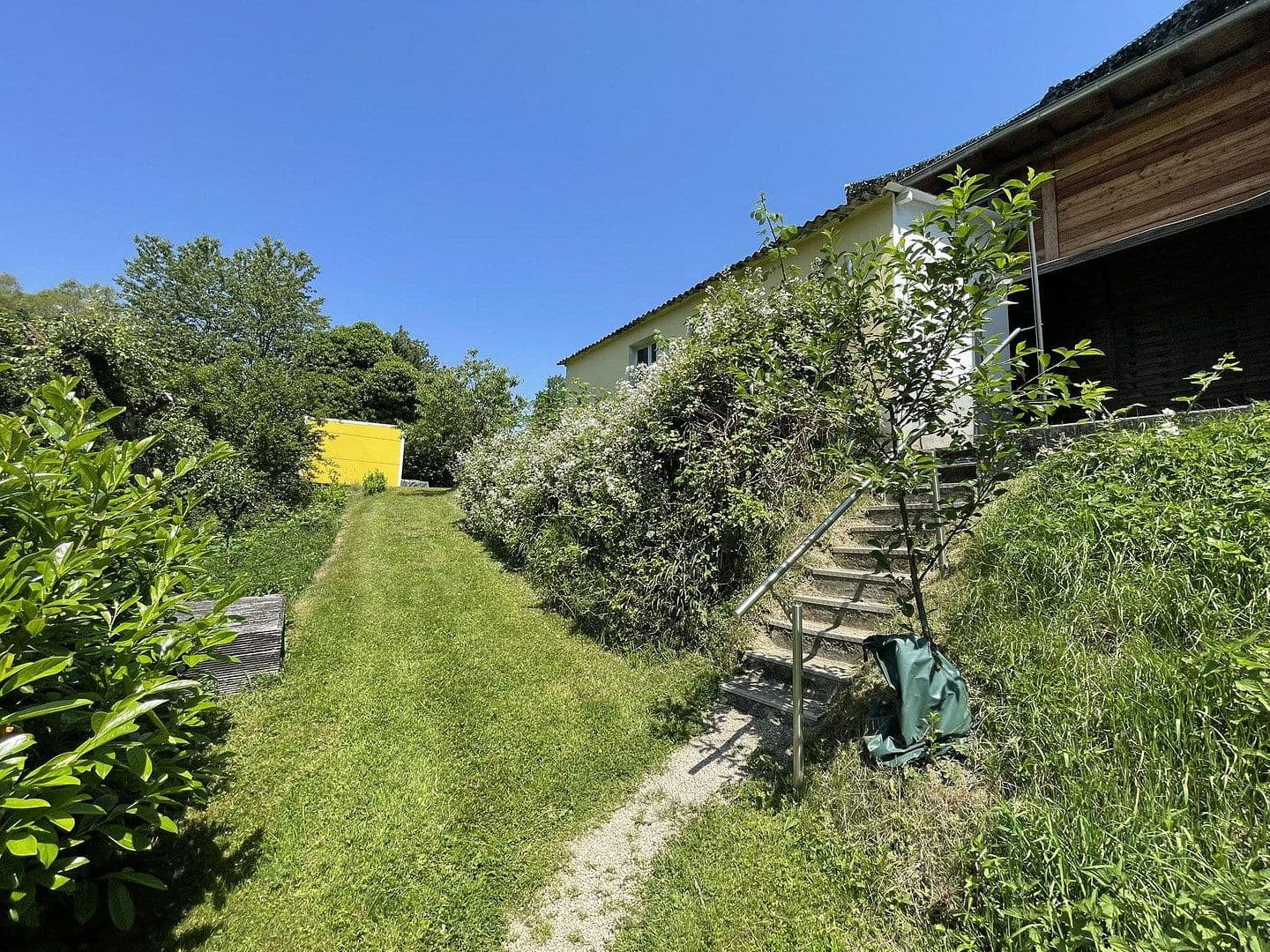Prodej domu 160 m², pozemek 7.296 m², Gerolstein, Porýní-Falc Prodej domu 160 m², pozemek 7.296 m², Gerolstein, Porýní-Falc