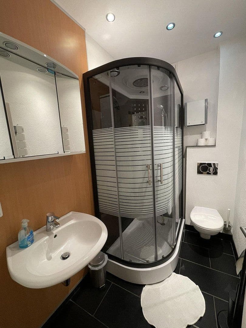Prodej domu 160 m², pozemek 7.296 m², Gerolstein, Porýní-Falc Prodej domu 160 m², pozemek 7.296 m², Gerolstein, Porýní-Falc