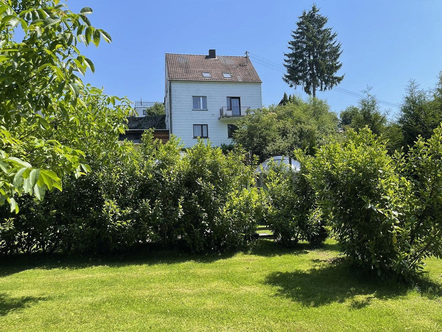 Prodej domu 160 m², pozemek 7.296 m², Gerolstein, Porýní-Falc Prodej domu 160 m², pozemek 7.296 m², Gerolstein, Porýní-Falc