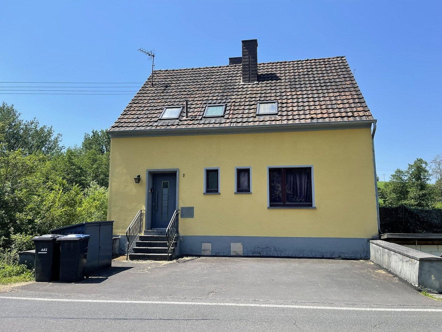 Prodej domu 160 m², pozemek 7.296 m², Gerolstein, Porýní-Falc Prodej domu 160 m², pozemek 7.296 m², Gerolstein, Porýní-Falc