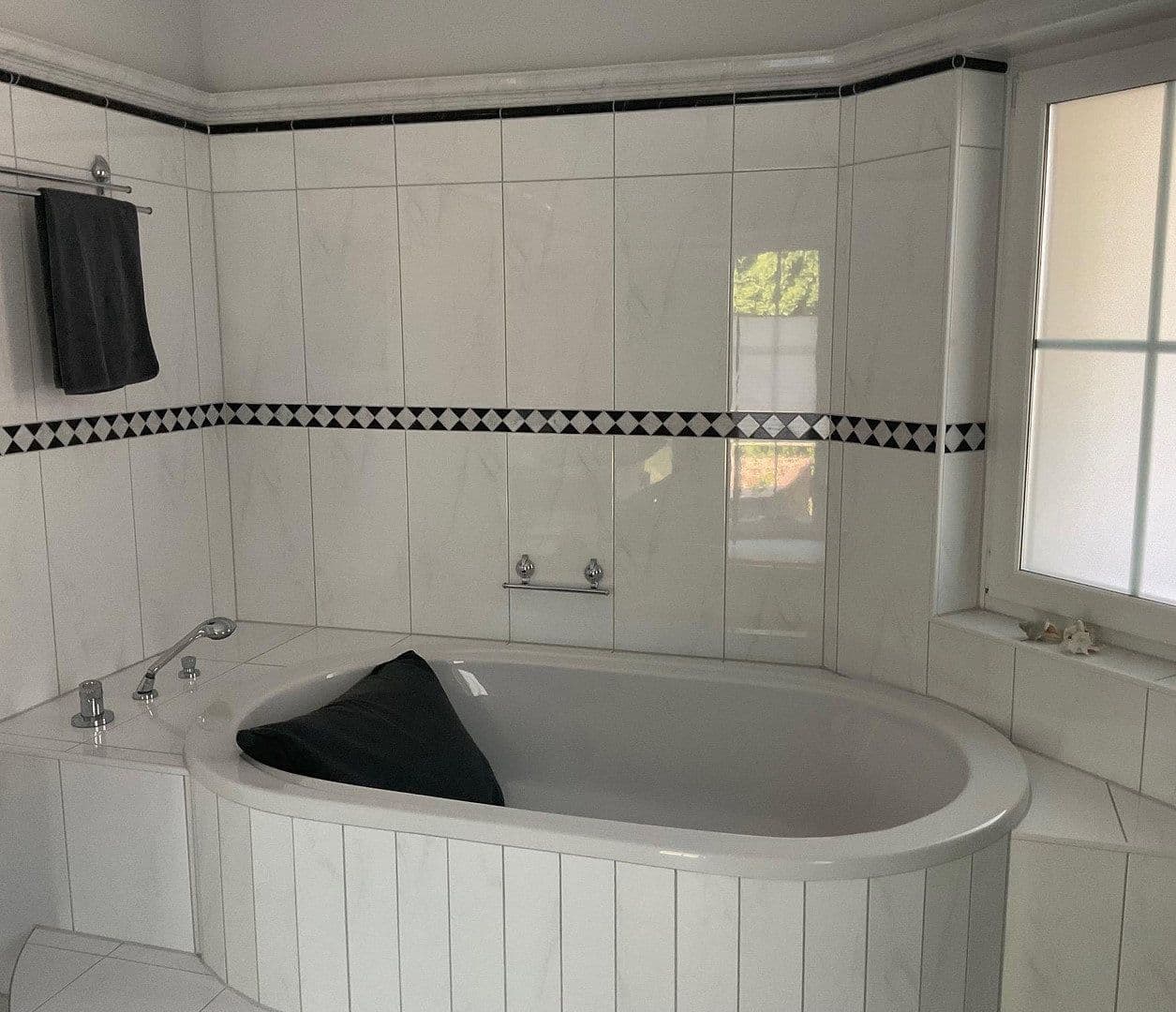Prodej domu 250 m², pozemek 2.300 m², Glienicke/Nordbahn, Braniborsko Prodej domu 250 m², pozemek 2.300 m², Glienicke/Nordbahn, Braniborsko