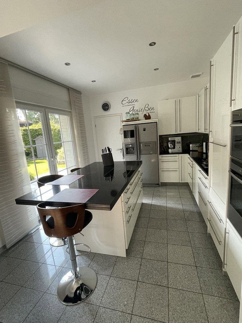 Prodej domu 250 m², pozemek 2.300 m², Glienicke/Nordbahn, Braniborsko Prodej domu 250 m², pozemek 2.300 m², Glienicke/Nordbahn, Braniborsko