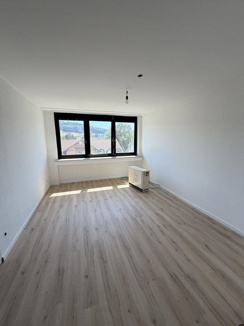 Pronájem bytu 4+1 133 m², Ludwigstraße 70, Wald-Michelbach, Hessen Pronájem bytu 4+1 133 m², Ludwigstraße 70, Wald-Michelbach, Hessen