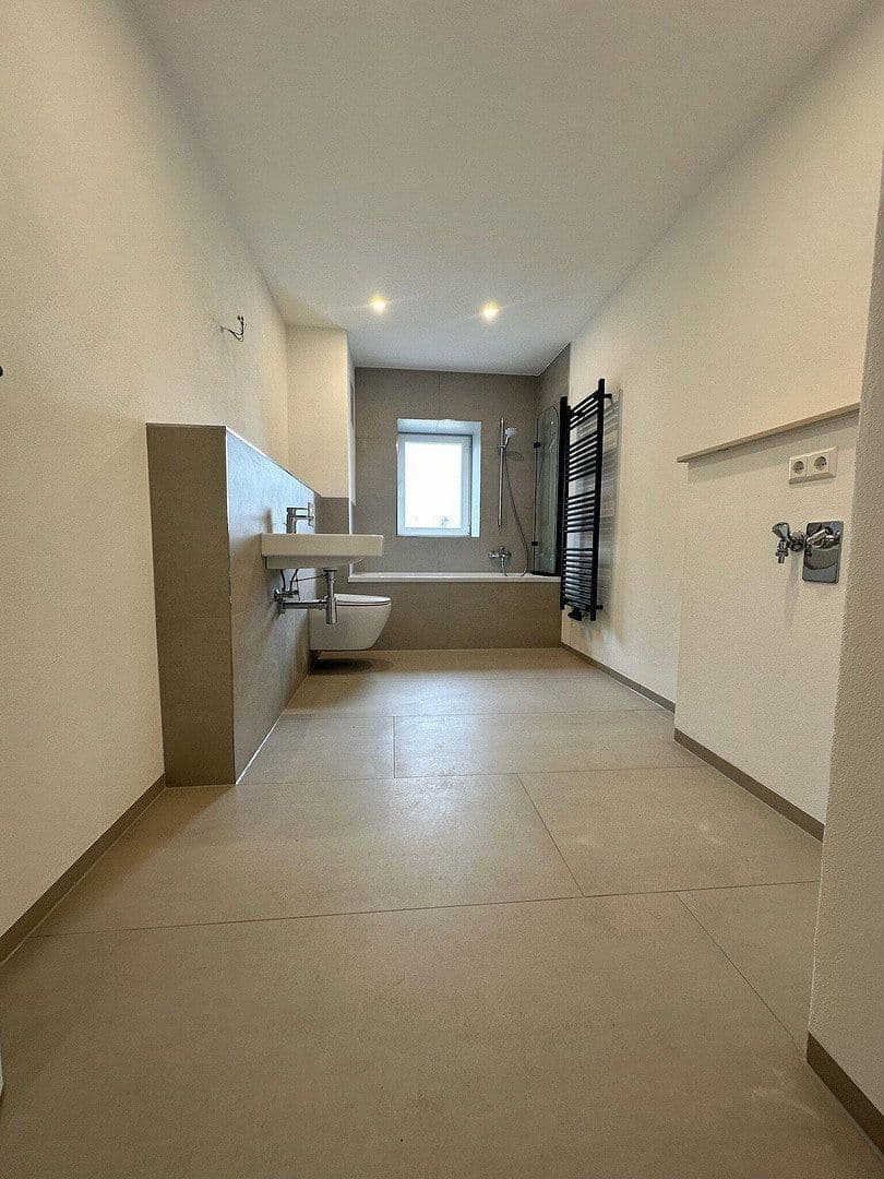 Pronájem bytu 3+1 84 m², Chemnitzer Str. 72, Meerane, Sasko Pronájem bytu 3+1 84 m², Chemnitzer Str. 72, Meerane, Sasko