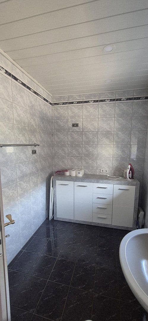 Pronájem bytu 3+1 110 m², Eudenbacherstr 134, Königswinter, Severní Porýní-Vestfálsko Pronájem bytu 3+1 110 m², Eudenbacherstr 134, Königswinter, Severní Porýní-Vestfálsko