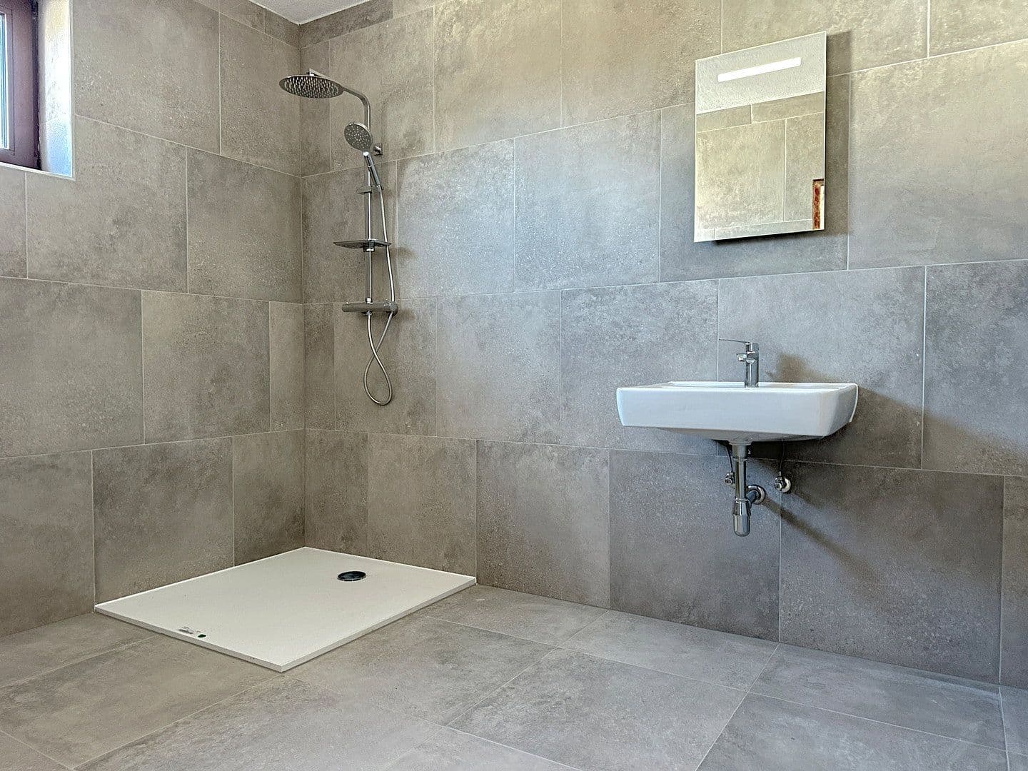 Prodej domu 225 m², pozemek 692 m², Dr.-Alfred-Besenböck-Straße 7, Schrems, Dolní Rakousko Prodej domu 225 m², pozemek 692 m², Dr.-Alfred-Besenböck-Straße 7, Schrems, Dolní Rakousko