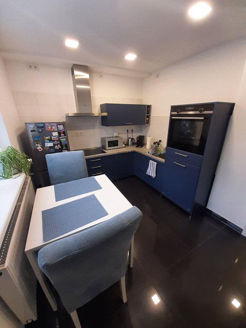 Pronájem bytu 1+1 40 m², Fliederweg 4, Schwetzingen, Bádensko-Württembersko Pronájem bytu 1+1 40 m², Fliederweg 4, Schwetzingen, Bádensko-Württembersko