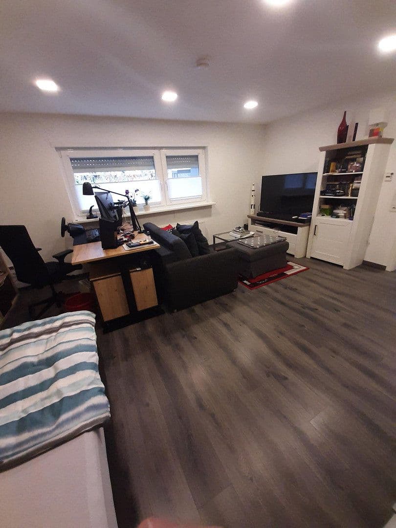 Pronájem bytu 1+1 40 m², Fliederweg 4, Schwetzingen, Bádensko-Württembersko Pronájem bytu 1+1 40 m², Fliederweg 4, Schwetzingen, Bádensko-Württembersko