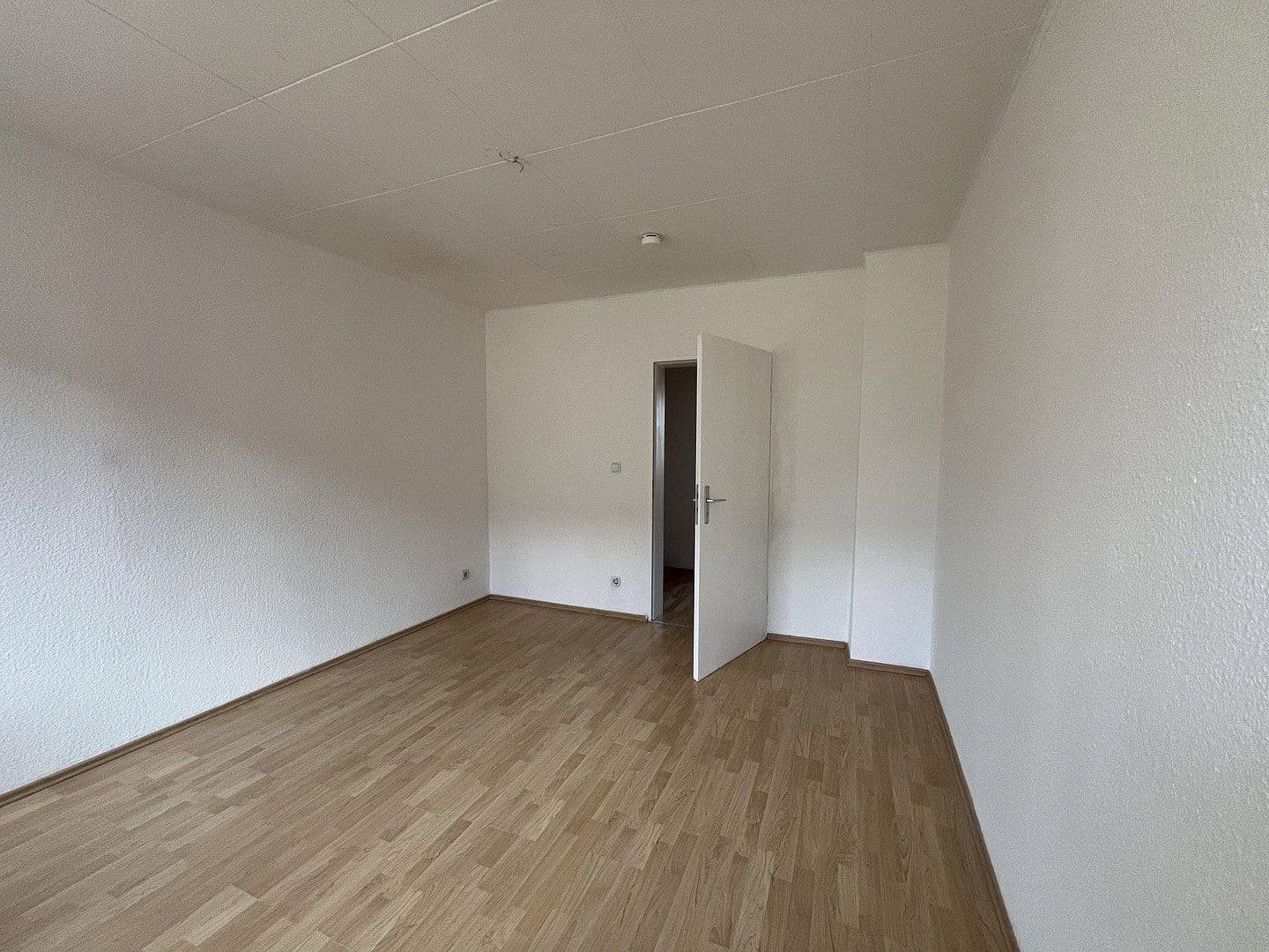 Pronájem bytu 3+1 65 m², Schmiedstraße 24, Oberhausen, Severní Porýní-Vestfálsko Pronájem bytu 3+1 65 m², Schmiedstraße 24, Oberhausen, Severní Porýní-Vestfálsko