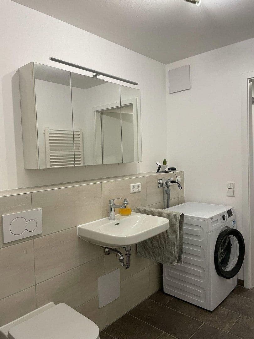 Pronájem bytu 2+1 50 m², Maria-Arndts-Str. 27, München Aubing, Bavorsko Pronájem bytu 2+1 50 m², Maria-Arndts-Str. 27, München Aubing, Bavorsko