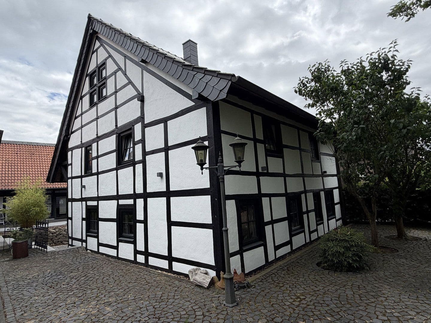 Prodej domu 345 m², pozemek 1.826 m², Mönchengladbach, Severní Porýní-Vestfálsko Prodej domu 345 m², pozemek 1.826 m², Mönchengladbach, Severní Porýní-Vestfálsko