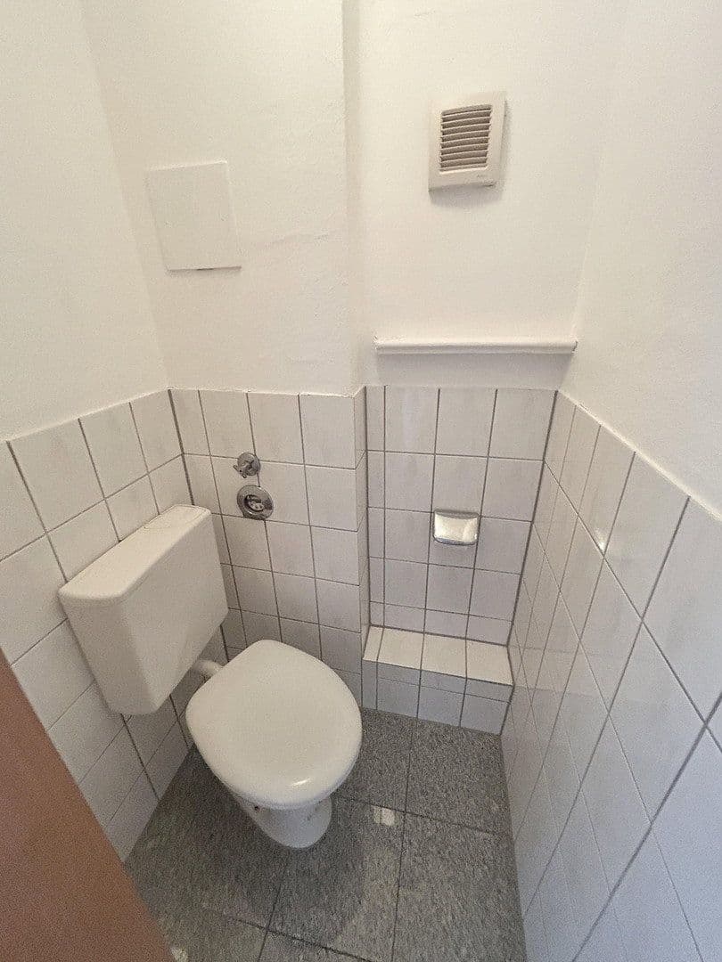 Pronájem bytu 5+1 85 m², Güterbahnhofstr. 23, Kornwestheim, Bádensko-Württembersko Pronájem bytu 5+1 85 m², Güterbahnhofstr. 23, Kornwestheim, Bádensko-Württembersko