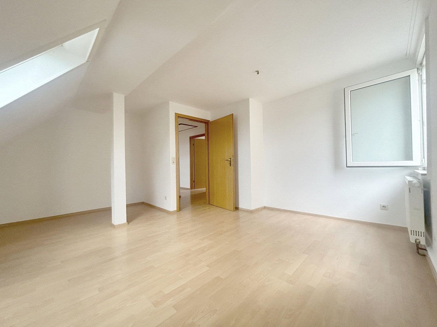 Pronájem bytu 5+1 85 m², Güterbahnhofstr. 23, Kornwestheim, Bádensko-Württembersko Pronájem bytu 5+1 85 m², Güterbahnhofstr. 23, Kornwestheim, Bádensko-Württembersko