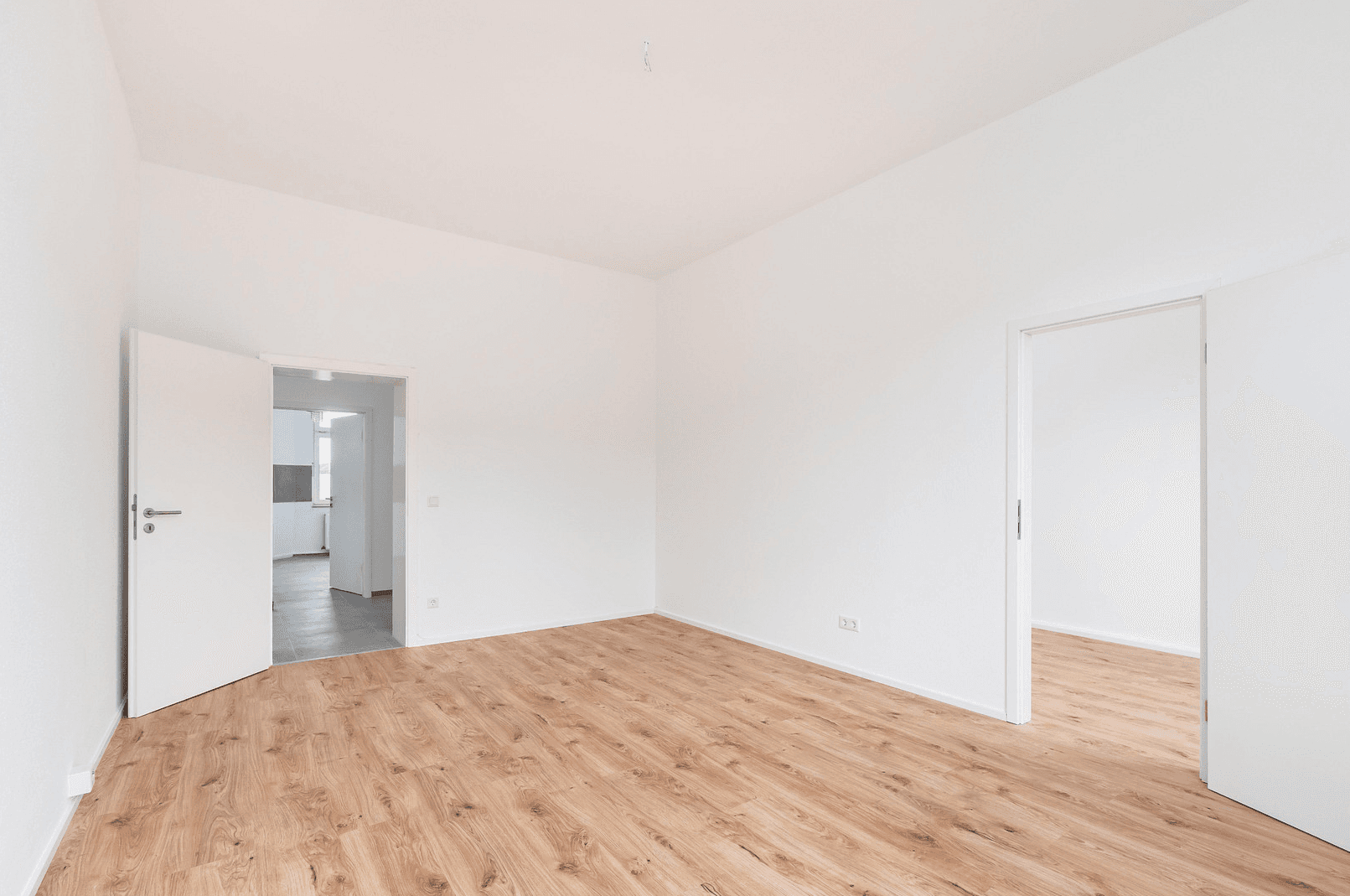 Prodej bytu 3+1 76 m², Düsseldorf, Severní Porýní-Vestfálsko Prodej bytu 3+1 76 m², Düsseldorf, Severní Porýní-Vestfálsko