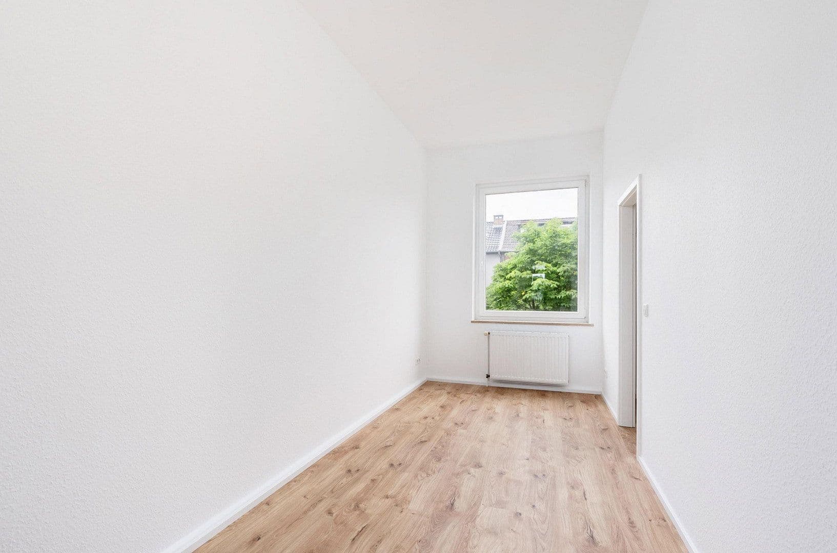 Prodej bytu 3+1 76 m², Düsseldorf, Severní Porýní-Vestfálsko Prodej bytu 3+1 76 m², Düsseldorf, Severní Porýní-Vestfálsko