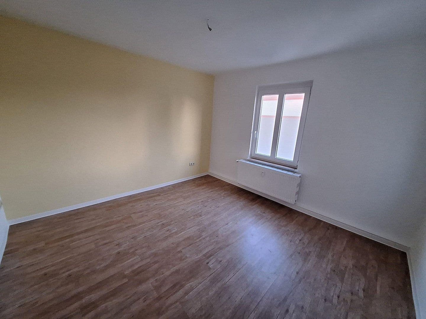Pronájem bytu 3+1 92 m², Güstrow, Mecklenburg-Vorpommern Pronájem bytu 3+1 92 m², Güstrow, Mecklenburg-Vorpommern