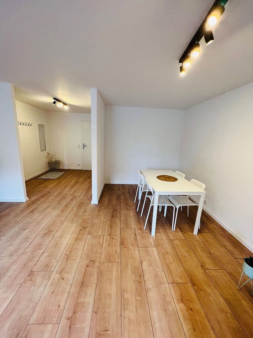 Pronájem bytu 3+kk 79 m², Zeppelinstr. 8, Uhingen, Bádensko-Württembersko Pronájem bytu 3+kk 79 m², Zeppelinstr. 8, Uhingen, Bádensko-Württembersko