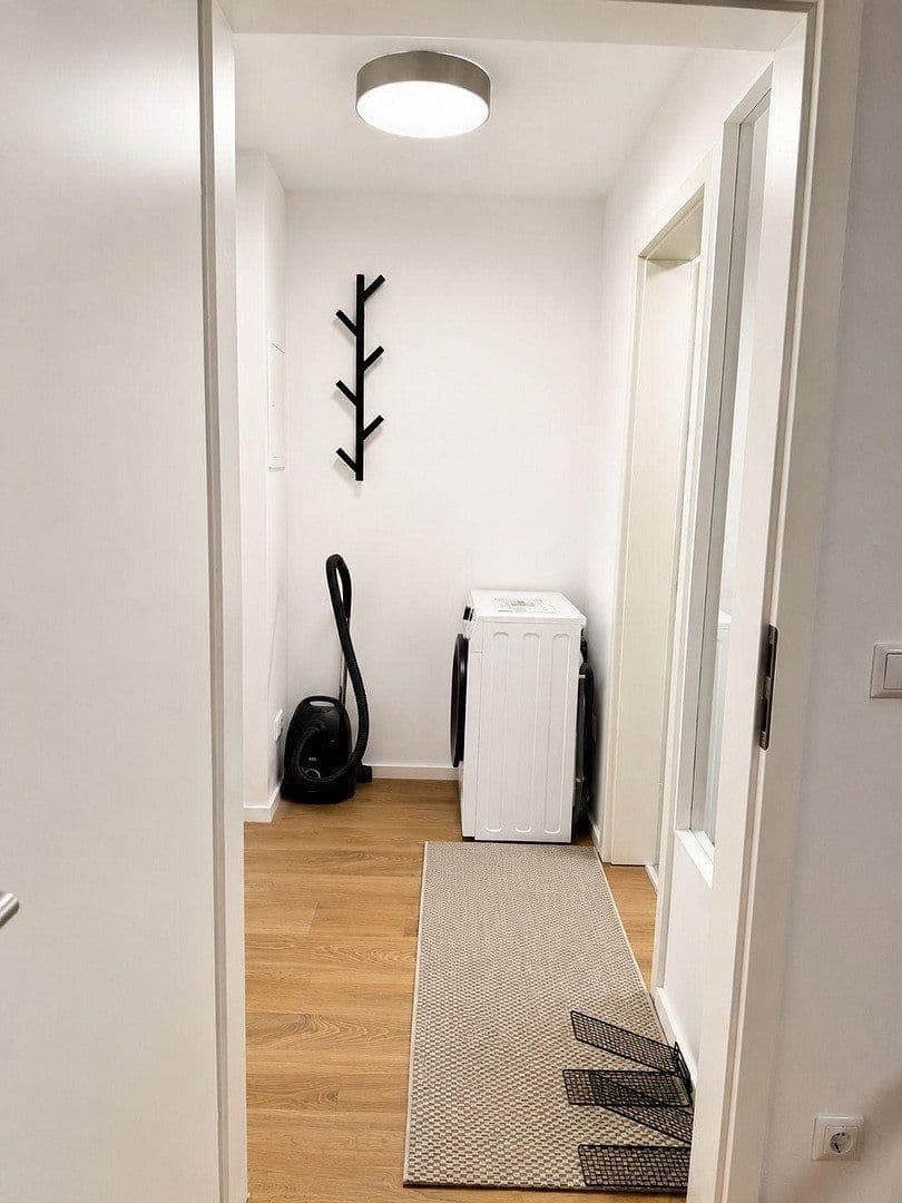Pronájem bytu 1+1 34 m², Königswieser Straße 1, München, Bavorsko Pronájem bytu 1+1 34 m², Königswieser Straße 1, München, Bavorsko