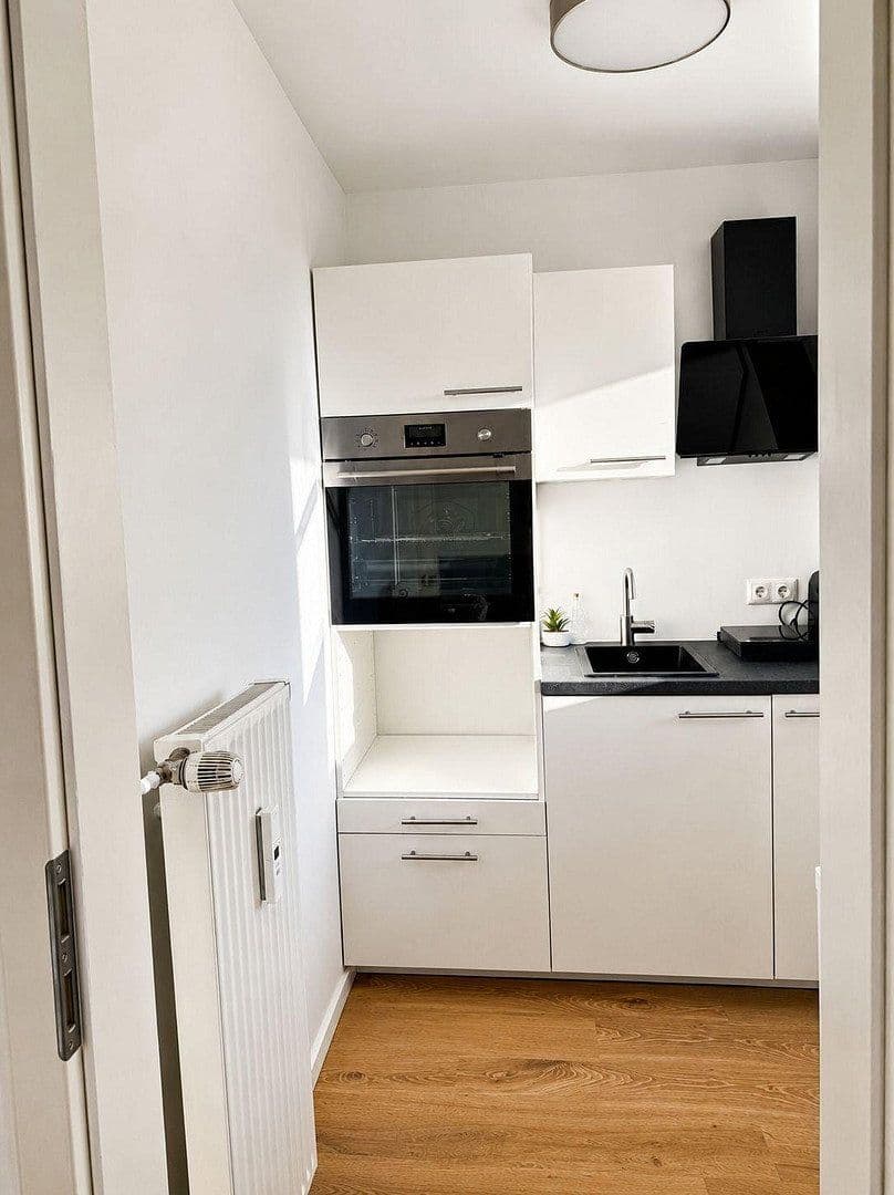 Pronájem bytu 1+1 34 m², Königswieser Straße 1, München, Bavorsko Pronájem bytu 1+1 34 m², Königswieser Straße 1, München, Bavorsko