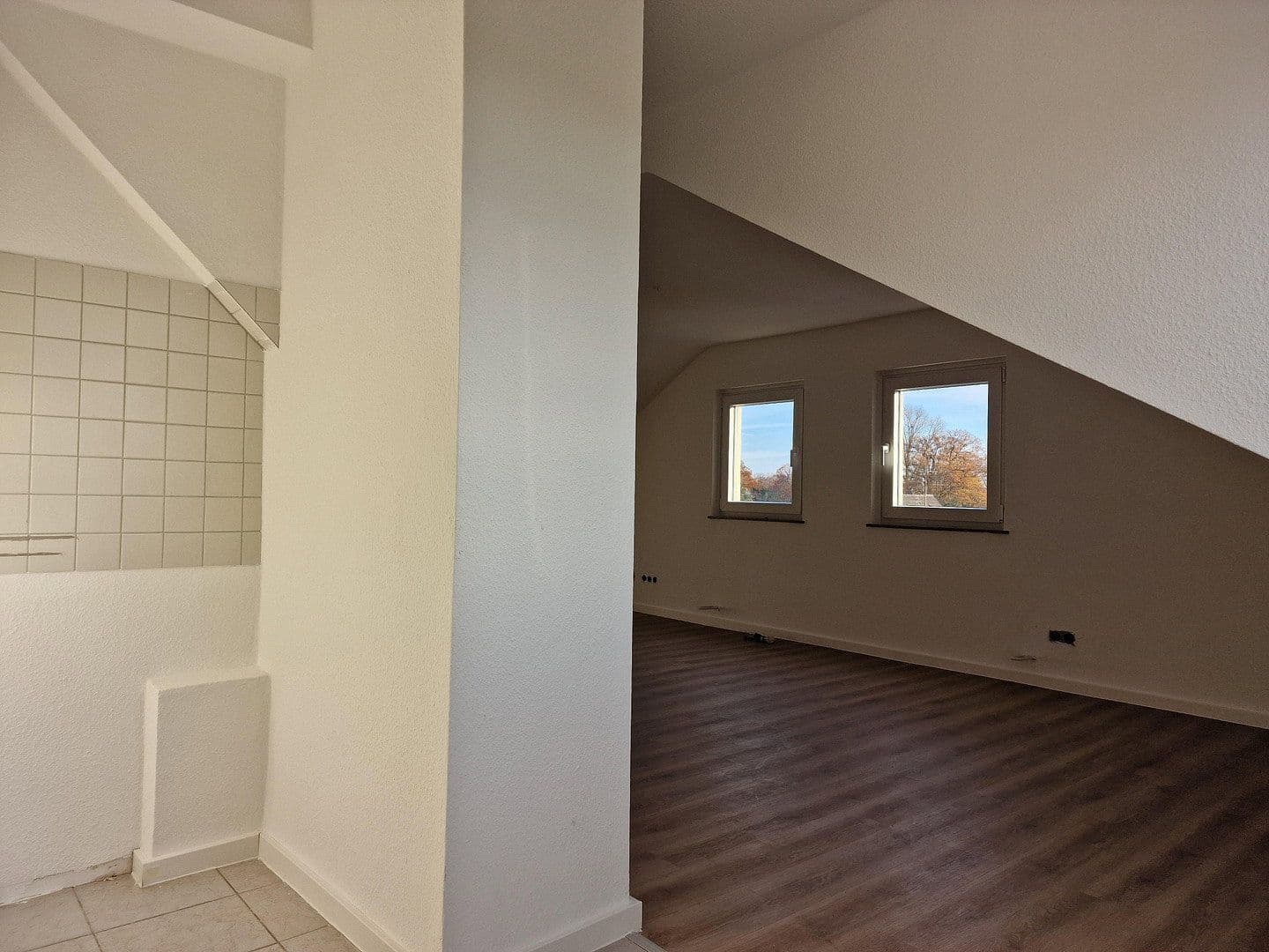 Pronájem bytu 1+1 38 m², Düsseldorfer Str. 177, Leverkusen, Severní Porýní-Vestfálsko Pronájem bytu 1+1 38 m², Düsseldorfer Str. 177, Leverkusen, Severní Porýní-Vestfálsko