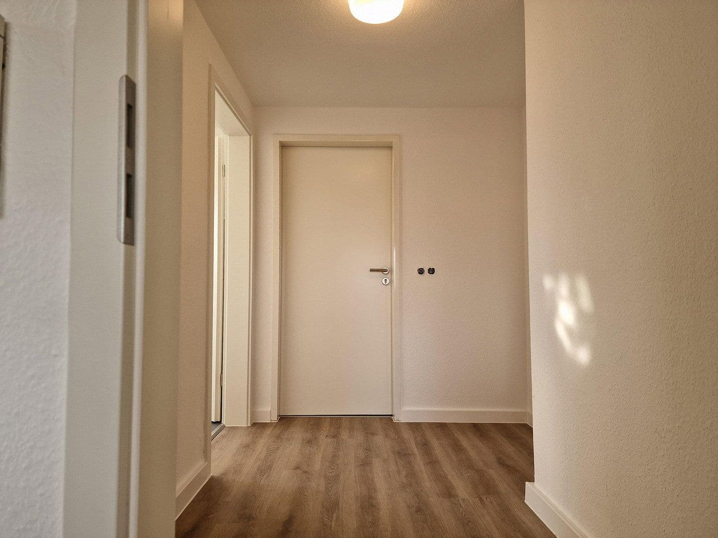 Pronájem bytu 1+1 38 m², Düsseldorfer Str. 177, Leverkusen, Severní Porýní-Vestfálsko Pronájem bytu 1+1 38 m², Düsseldorfer Str. 177, Leverkusen, Severní Porýní-Vestfálsko