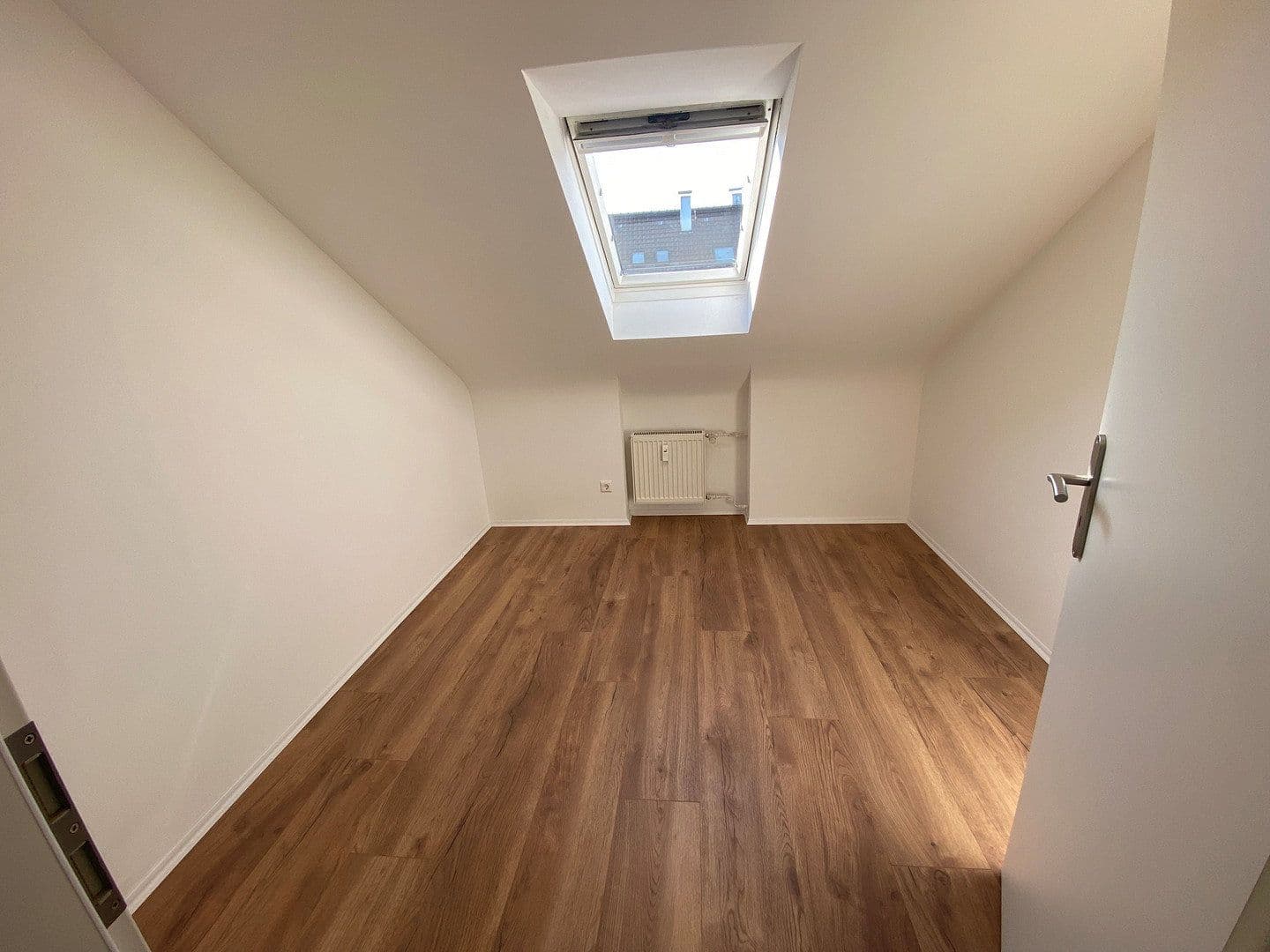 Pronájem bytu 3+1 58 m², Teckstr. 2, Göppingen, Bádensko-Württembersko Pronájem bytu 3+1 58 m², Teckstr. 2, Göppingen, Bádensko-Württembersko