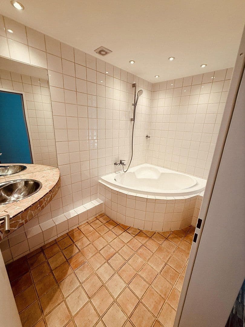 Pronájem bytu 2+kk 92 m², Arndtstraße 32-34, Köln, Severní Porýní-Vestfálsko Pronájem bytu 2+kk 92 m², Arndtstraße 32-34, Köln, Severní Porýní-Vestfálsko