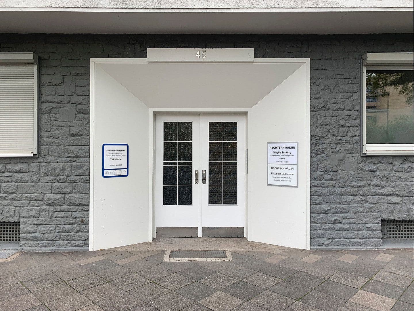 Pronájem bytu 2+1 100 m², Fischerstr. 45, Düsseldorf, Severní Porýní-Vestfálsko Pronájem bytu 2+1 100 m², Fischerstr. 45, Düsseldorf, Severní Porýní-Vestfálsko