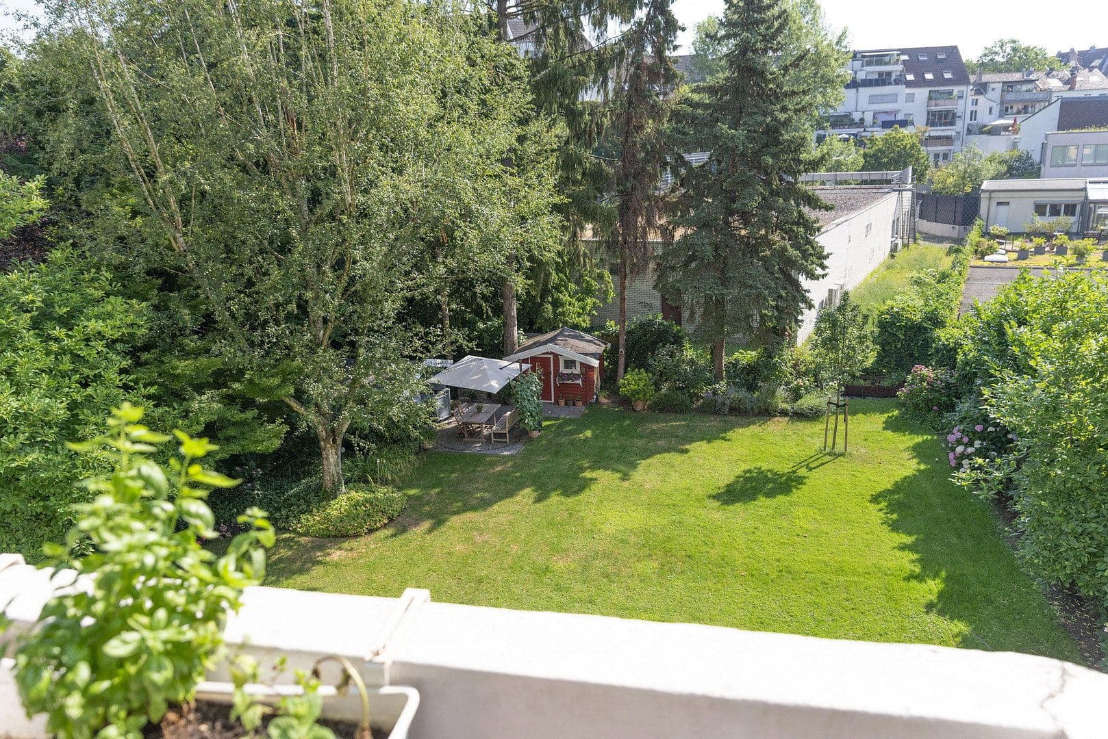 Pronájem bytu 2+1 100 m², Fischerstr. 45, Düsseldorf, Severní Porýní-Vestfálsko Pronájem bytu 2+1 100 m², Fischerstr. 45, Düsseldorf, Severní Porýní-Vestfálsko