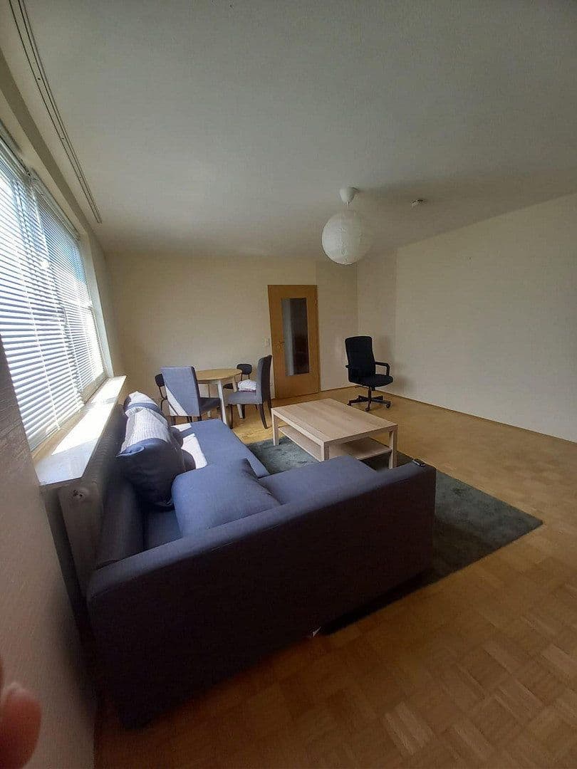 Pronájem bytu 1+kk 40 m², Steinforststraße 32, Erlangen, Bavorsko Pronájem bytu 1+kk 40 m², Steinforststraße 32, Erlangen, Bavorsko