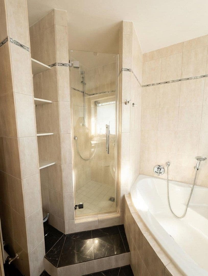 Prodej bytu 4+1 105 m², Heiligenhaus, Severní Porýní-Vestfálsko Prodej bytu 4+1 105 m², Heiligenhaus, Severní Porýní-Vestfálsko