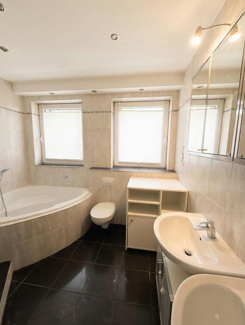 Prodej bytu 4+1 105 m², Heiligenhaus, Severní Porýní-Vestfálsko Prodej bytu 4+1 105 m², Heiligenhaus, Severní Porýní-Vestfálsko
