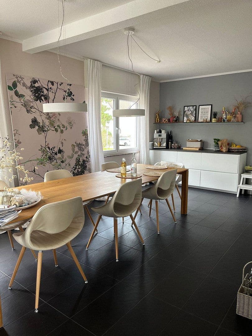 Pronájem domu 123 m², pozemek 96 m², Heusenstamm, Hessen Pronájem domu 123 m², pozemek 96 m², Heusenstamm, Hessen