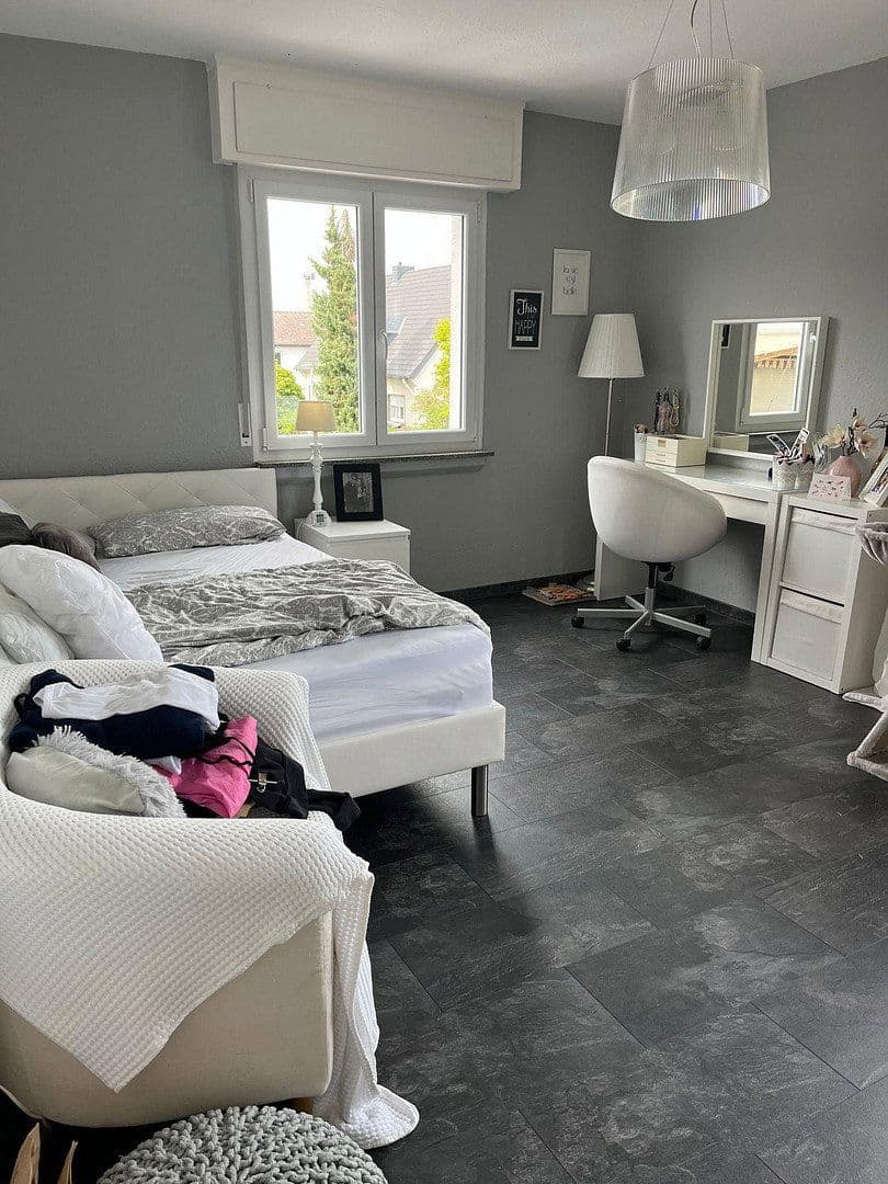 Pronájem domu 123 m², pozemek 96 m², Heusenstamm, Hessen Pronájem domu 123 m², pozemek 96 m², Heusenstamm, Hessen