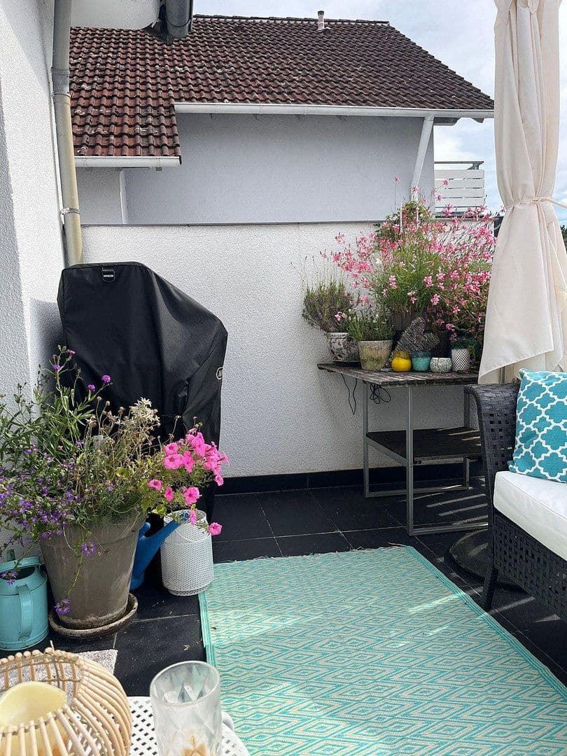 Pronájem domu 123 m², pozemek 96 m², Heusenstamm, Hessen Pronájem domu 123 m², pozemek 96 m², Heusenstamm, Hessen