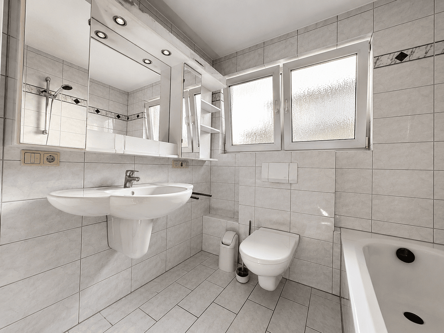 Prodej bytu 3+kk 86 m², Bahnhofstraße 79, Schwaikheim, Bádensko-Württembersko Prodej bytu 3+kk 86 m², Bahnhofstraße 79, Schwaikheim, Bádensko-Württembersko