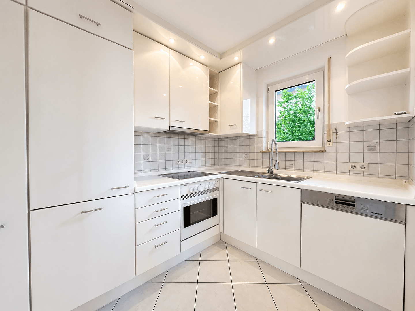 Prodej bytu 3+kk 86 m², Bahnhofstraße 79, Schwaikheim, Bádensko-Württembersko Prodej bytu 3+kk 86 m², Bahnhofstraße 79, Schwaikheim, Bádensko-Württembersko