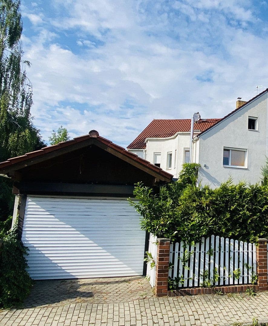 Prodej domu 130 m², pozemek 300 m², Saarlouiser Straße 4, Leipzig, Sasko Prodej domu 130 m², pozemek 300 m², Saarlouiser Straße 4, Leipzig, Sasko
