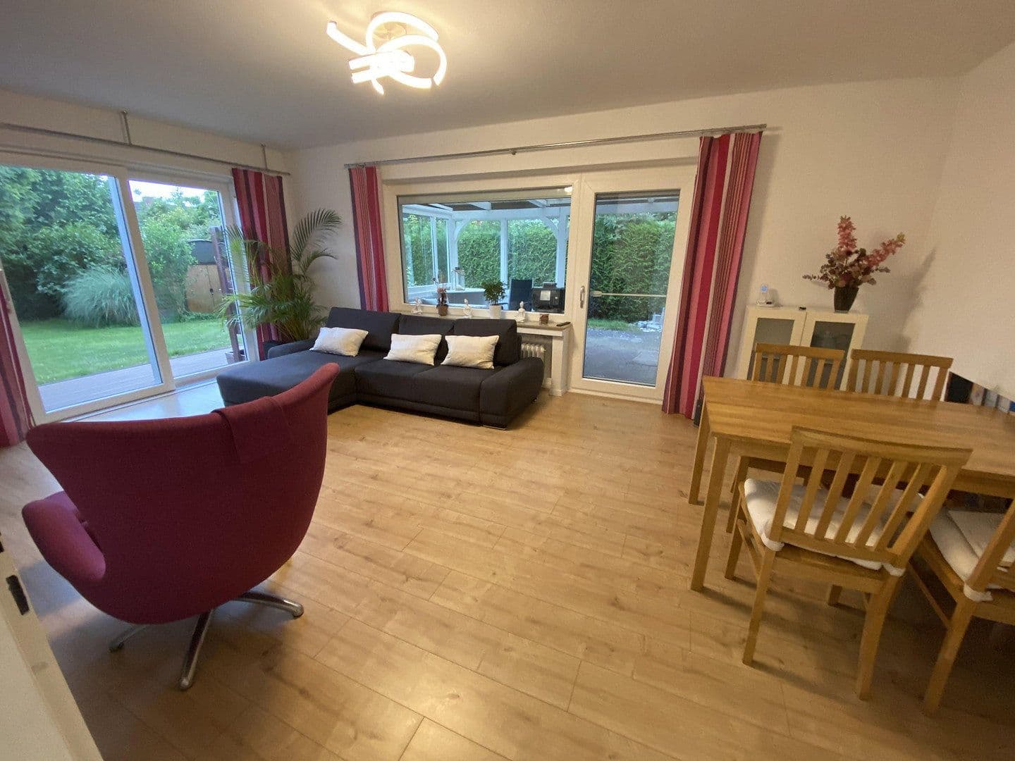 Prodej domu 100 m², pozemek 284 m², Wardenburg, Dolní Sasko Prodej domu 100 m², pozemek 284 m², Wardenburg, Dolní Sasko