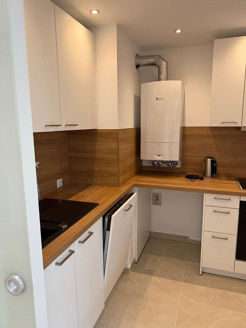 Pronájem bytu 3+1 76 m², Traubenstraße 10, Stuttgart West, Bádensko-Württembersko Pronájem bytu 3+1 76 m², Traubenstraße 10, Stuttgart West, Bádensko-Württembersko