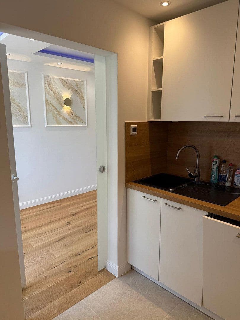 Pronájem bytu 3+1 76 m², Traubenstraße 10, Stuttgart West, Bádensko-Württembersko Pronájem bytu 3+1 76 m², Traubenstraße 10, Stuttgart West, Bádensko-Württembersko